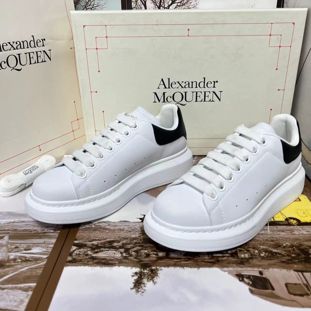 ✨Alexander McQueen casual sneakers black leather